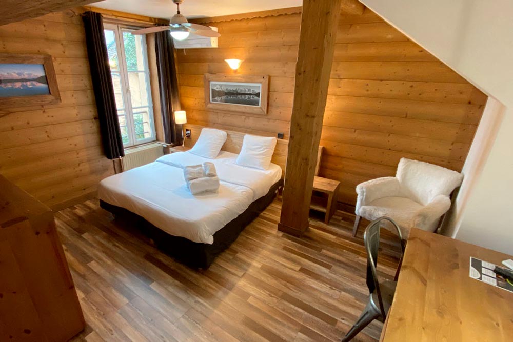 Chambre Tignes déco montagne