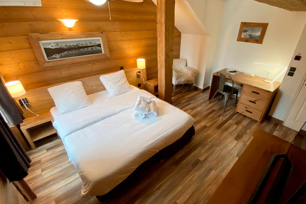 Chambre Tignes déco montagne