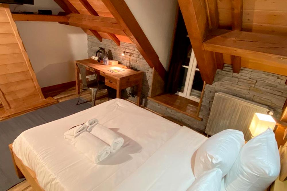Chambre Val d'Isère déco montagne